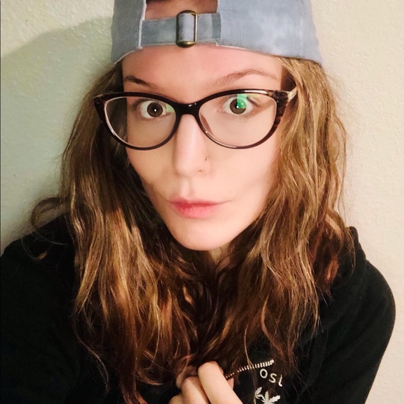 Meet your Posher, Emily - Picture 5 of 12